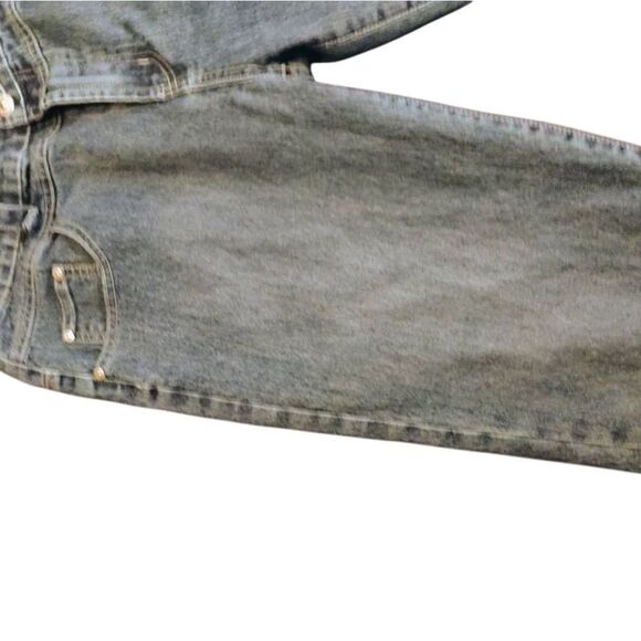 Cosmopolitan Gray Cropped Jeans - Picture 12 of 13
